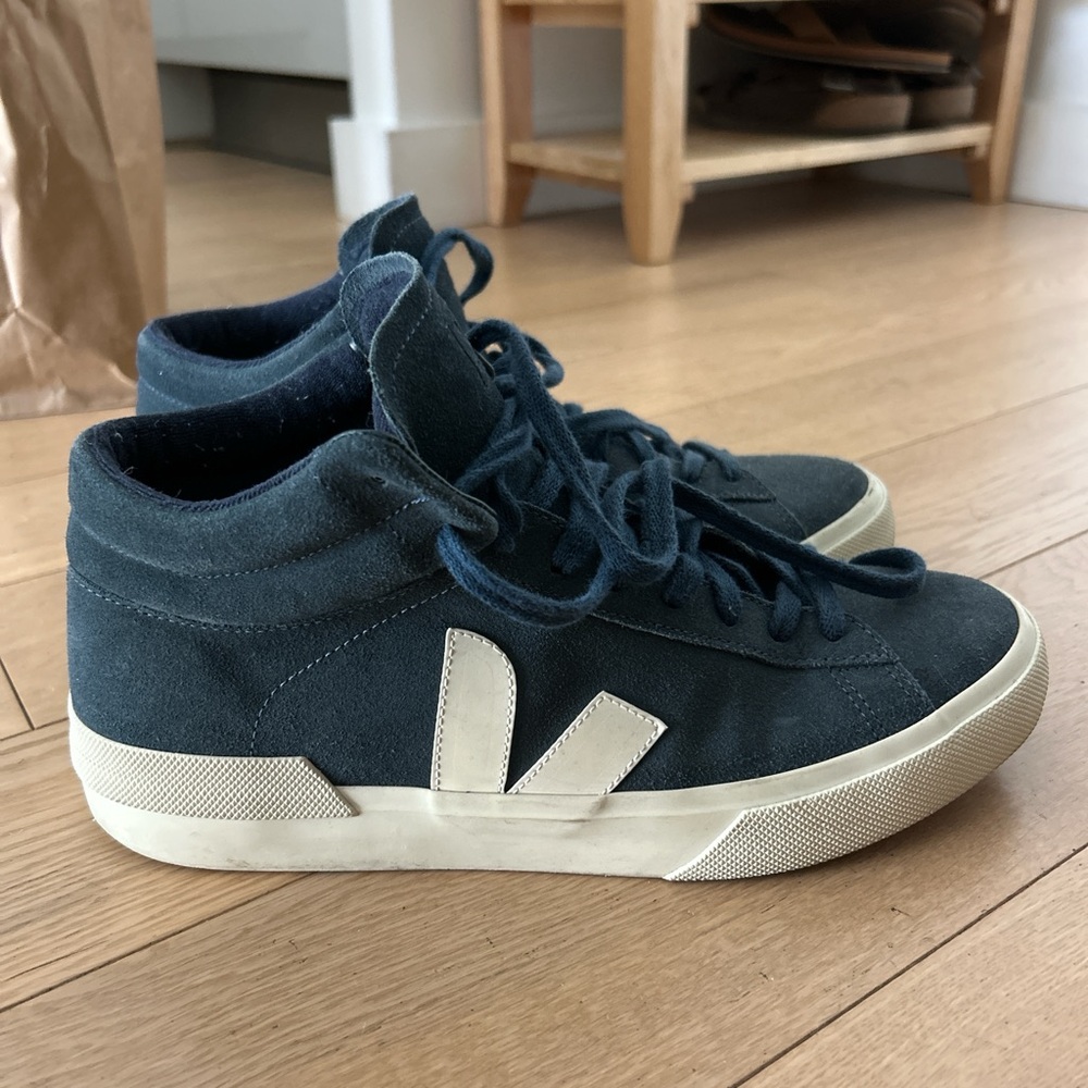 Veja Men's Dark Blue High-Top Sneakers